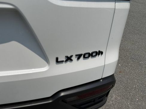 New 2026 Lexus LX 700h Luxury AWD/4WD image 29