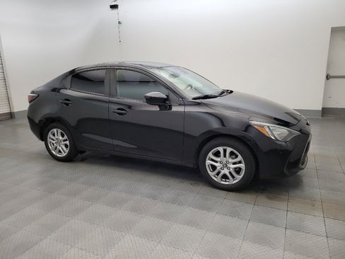 Used 2018 Toyota Yaris iA FWD image 11