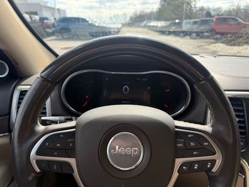 Used 2018 Jeep Grand Cherokee Overland image 54