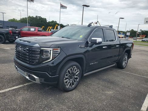 Used 2023 GMC Sierra 1500 Denali Ultimate AWD/4WD image 2