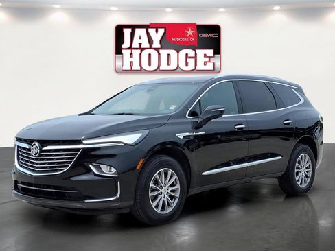 Used 2023 Buick Enclave Essence w/ Trailering Package, 5000 lbs. FWD image 3