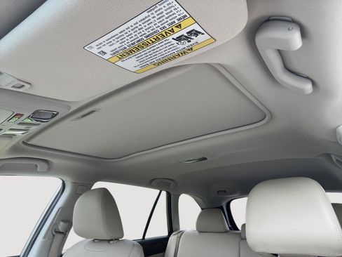 Used 2016 Subaru Outback 2.5i Limited AWD/4WD image 4