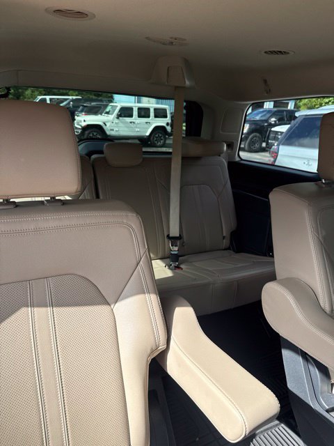 Used 2023 Ford Expedition Limited RWD image 13