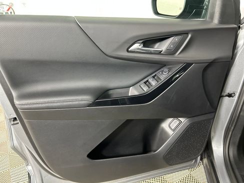 Used 2025 Chevrolet Equinox LT w/ Convenience Package II FWD image 11