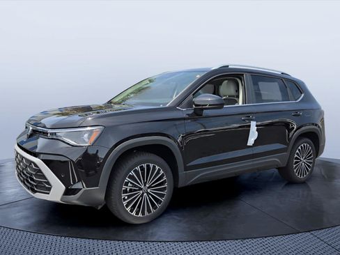 New 2026 Volkswagen Taos SE FWD image 2