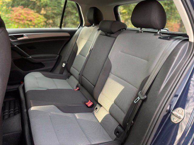 Used 2016 Volkswagen e-Golf SE w/ DC Fast Charging Package FWD image 34