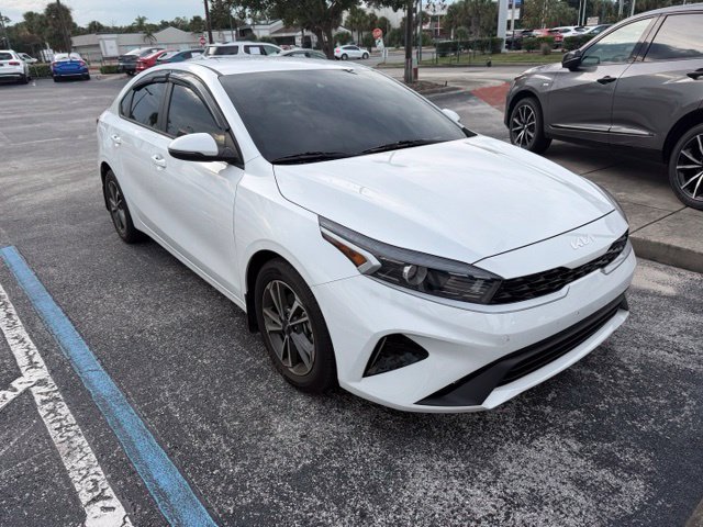 Used 2023 Kia Forte LXS w/ LXS Technology Package FWD image 2