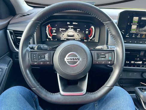 Used 2021 Nissan Rogue Platinum FWD image 16