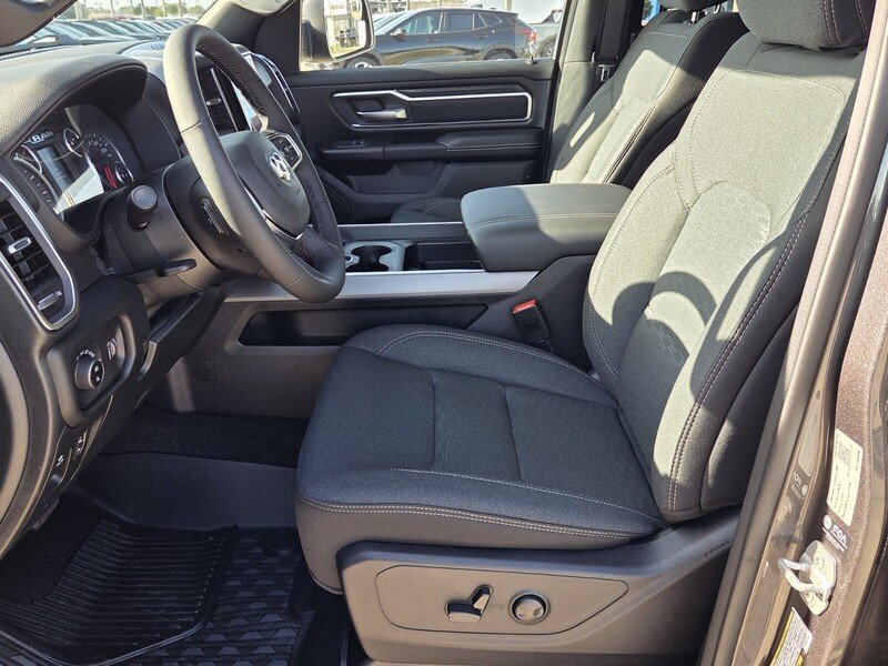 Used 2026 RAM 1500 Big Horn w/ Night Edition AWD/4WD image 9