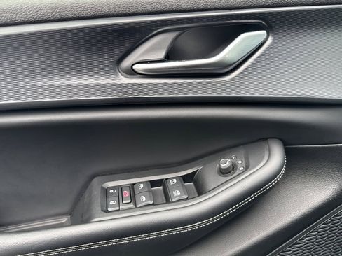 Used 2023 Jeep Grand Cherokee L Laredo image 11