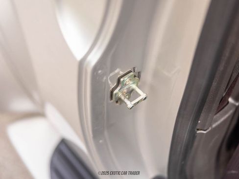 Used 2005 Chevrolet SSR w/ Preferred Equipment Group image 92