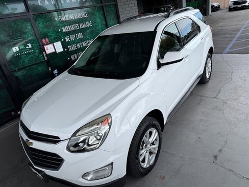 Used 2017 Chevrolet Equinox LT FWD image 2