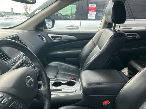 Used 2018 Nissan Pathfinder SL w/ Midnight Edition Package image 10