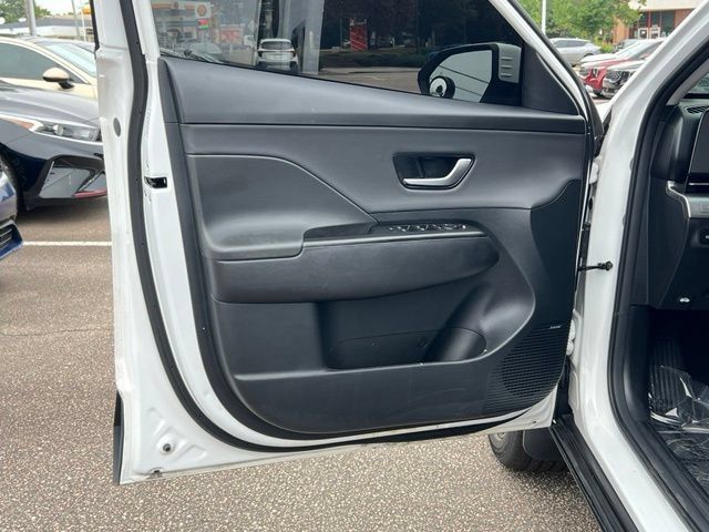 Used 2024 Hyundai Kona Limited AWD/4WD image 13
