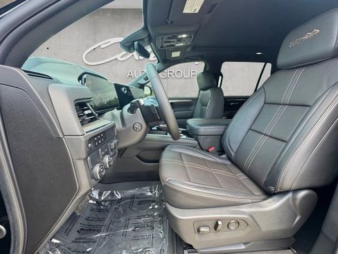Used 2025 Chevrolet Tahoe High Country RWD image 19