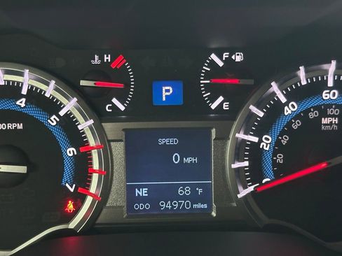 Used 2018 Toyota 4Runner SR5 Premium AWD/4WD image 24