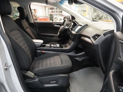 Used 2019 Ford Edge SEL image 32
