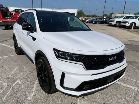 Used 2023 Kia Sorento SX AWD/4WD image 4