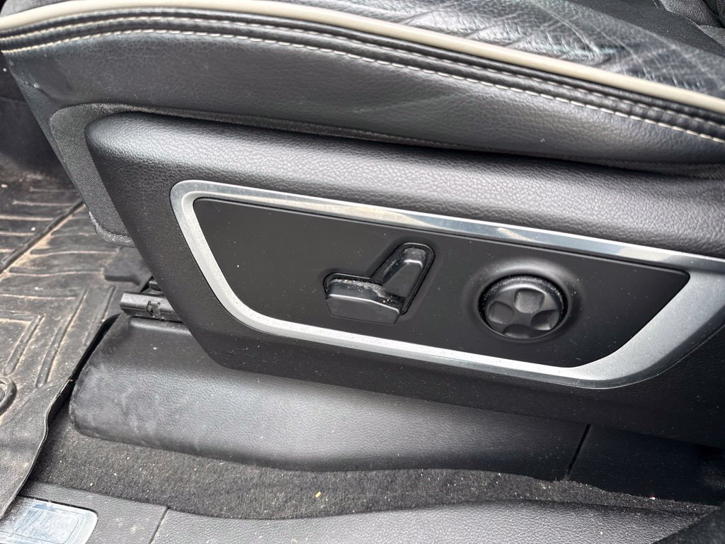 Used 2019 RAM 1500 Laramie AWD/4WD image 10