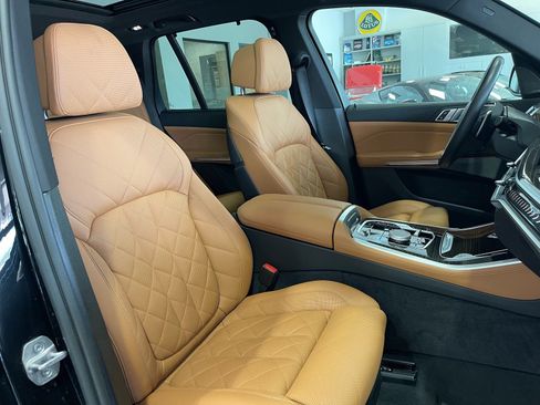 Used 2024 BMW X5 xDrive50e AWD/4WD image 43