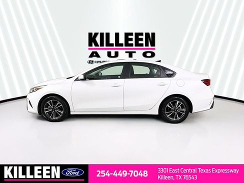 Used 2024 Kia Forte LXS FWD image 4