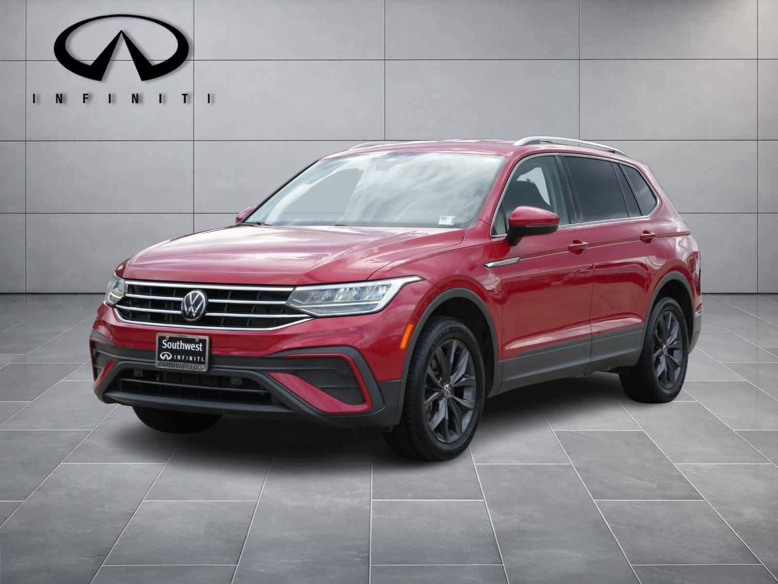 Used 2022 Volkswagen Tiguan SE AWD/4WD image 1