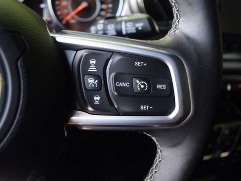 Used 2019 Jeep Wrangler Unlimited Sahara AWD/4WD image 5