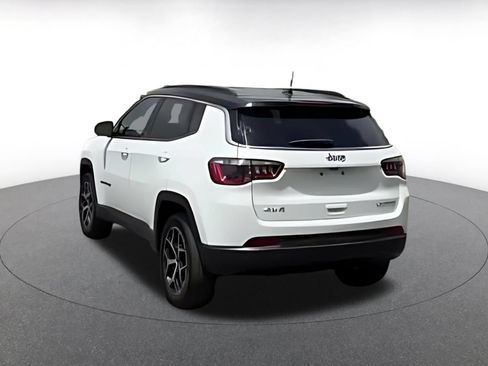 Used 2025 Jeep Compass Limited AWD/4WD image 15