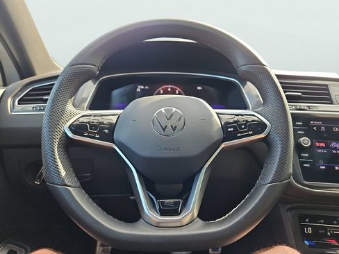Certified 2024 Volkswagen Tiguan SE R-Line AWD/4WD image 30