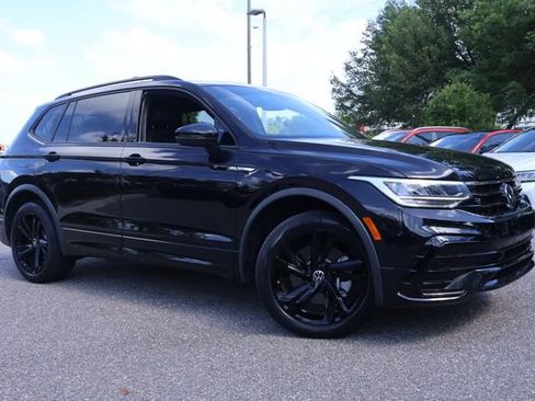 Certified 2023 Volkswagen Tiguan SE R-Line image 1