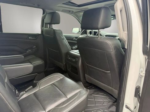 Used 2017 GMC Yukon XL SLT w/ Premium Edition AWD/4WD image 46