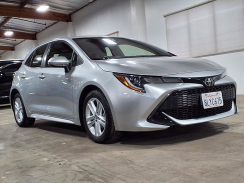 Used 2019 Toyota Corolla SE w/ Carpet Mat Package image 3