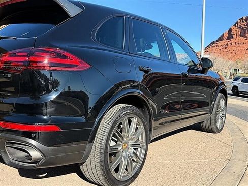 Used 2018 Porsche Cayenne Platinum Edition w/ Premium Package AWD/4WD image 24