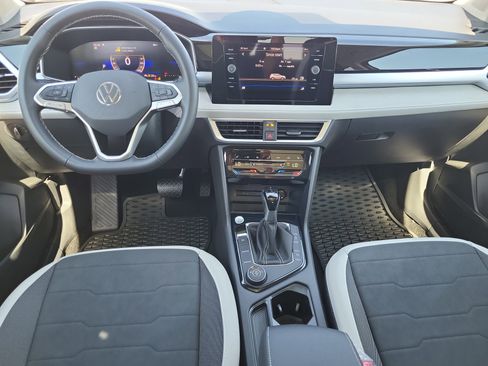 New 2025 Volkswagen Taos SE image 17
