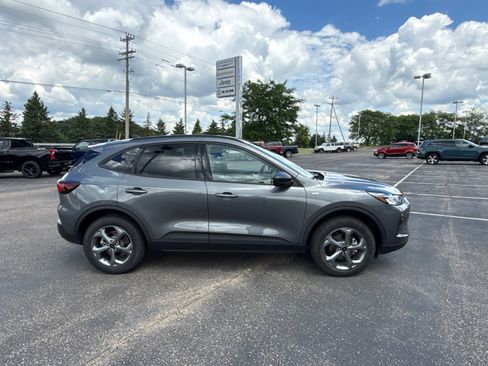 Used 2025 Ford Escape ST-Line w/ Tech Pack #1 AWD/4WD image 2
