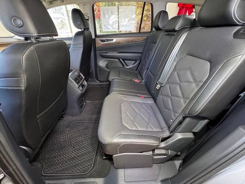 Used 2024 Volkswagen Atlas SE AWD/4WD image 40