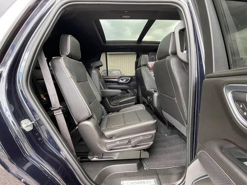 Used 2021 Chevrolet Tahoe Premier w/ Premium Package image 24