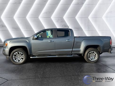 Used 2020 GMC Canyon SLT image 2