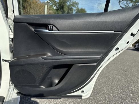 Used 2023 Toyota Camry SE image 19