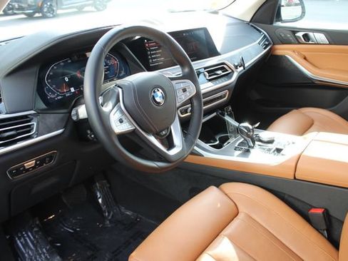 Used 2022 BMW X7 xDrive40i w/ Premium Package AWD/4WD image 3