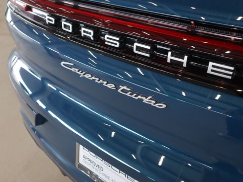 Used 2024 Porsche Cayenne Turbo AWD/4WD image 27