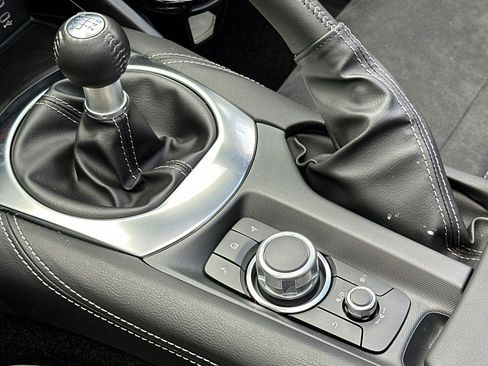 Certified 2025 MAZDA MX-5 Miata RF Club image 19