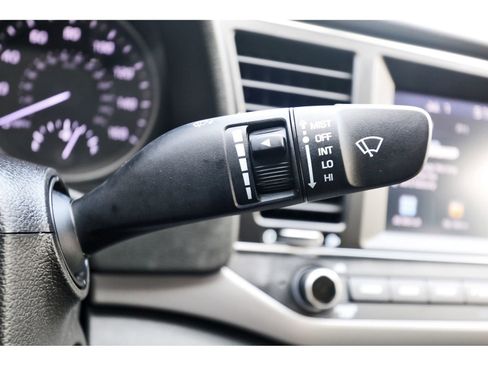Used 2018 Hyundai Elantra SEL FWD image 21