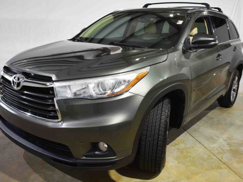 Used 2015 Toyota Highlander XLE image 5
