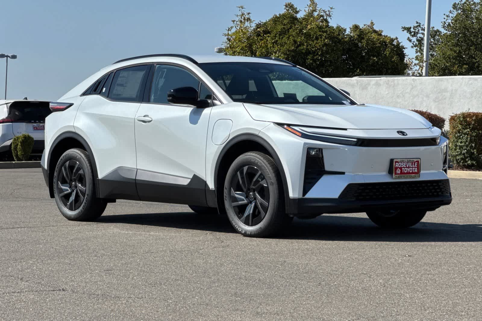 Used 2026 Toyota C-HR AWD/4WD image 9