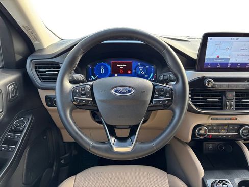 Used 2021 Ford Escape Titanium w/ Class II Trailer Tow Package image 18