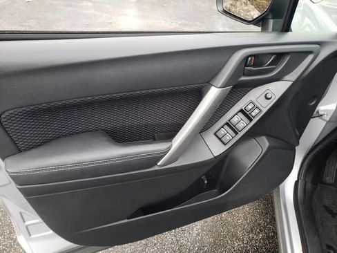 Used 2017 Subaru Forester 2.5i Premium w/ All-Weather Package image 11