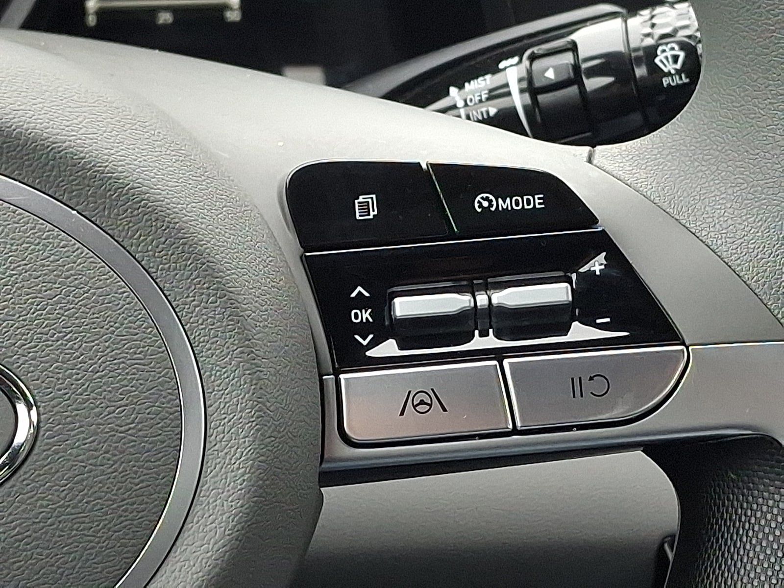 Certified 2023 Hyundai Elantra SEL FWD image 23