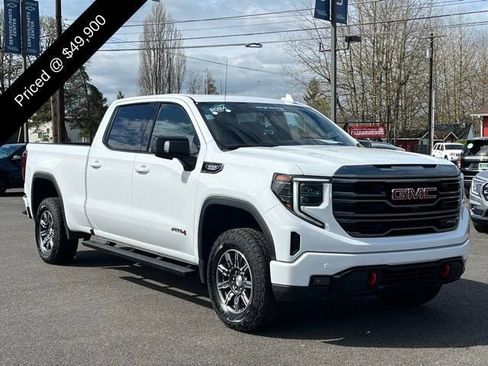Used 2024 GMC Sierra 1500 AT4 w/ Technology Package AWD/4WD image 3
