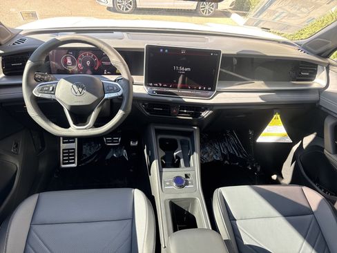 New 2026 Volkswagen Tiguan SE R-Line image 24